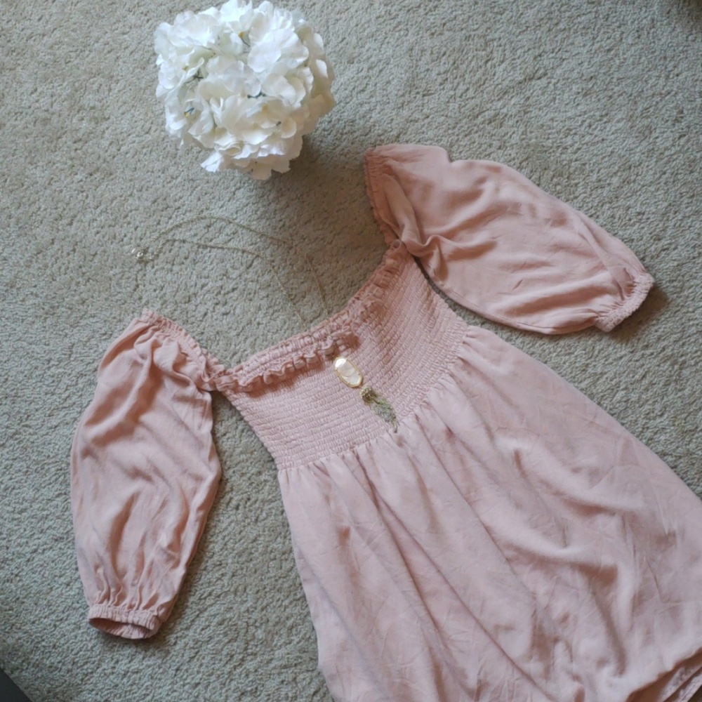 Balloon sleeve blush dress!